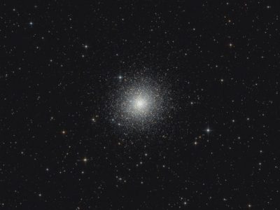 Objekte des Monats: Der Kugelsternhaufen Messier 2