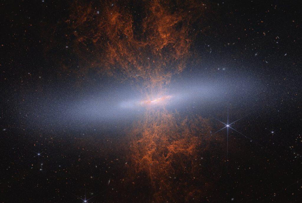 M82 JWST