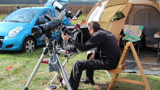 Ingo bei der Sonnenbeobachtung HTT2014-01