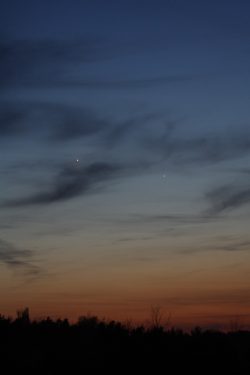 Merkur_Venus_100402