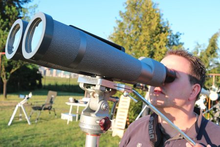 Andreas mit dem Docter 40x80 Apo-Feldstecher Merkurtransit-15