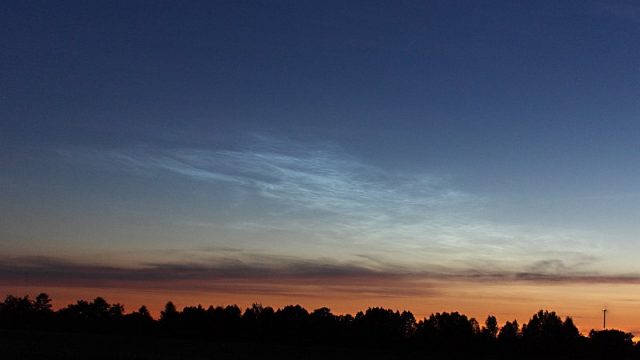 Leuchtende Nachtwolken am 23. Juni 2009 - Detail #2 NLC_090623-2