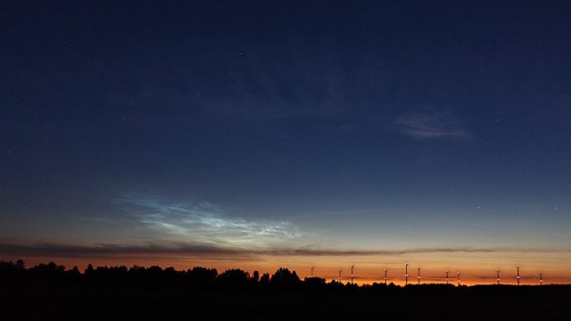 Leuchtende Nachtwolken am 23. Juni 2009 - Panorama NLC_090623-4