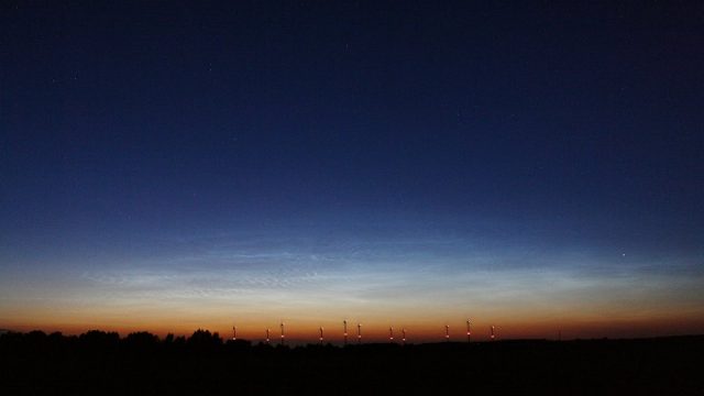 Leuchtende Nachtwolken am 15. Juli 2009 - Panorama 1 NLC_090715-3