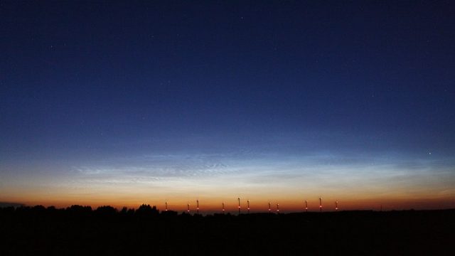 Leuchtende Nachtwolken am 15. Juli 2009 - Panorama 2 NLC_090715-4
