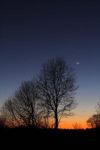 Mond und Jupiter in der Abenddämmerung am 6. März 2011 Mond_Jupiter_110306-2