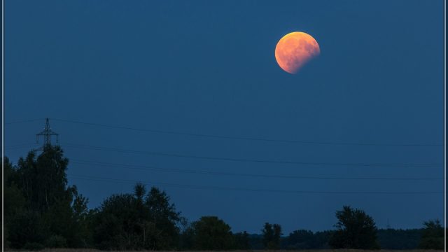 Der Vollmond befindet sich noch 20% im Kernschatten (20:55 Uhr)